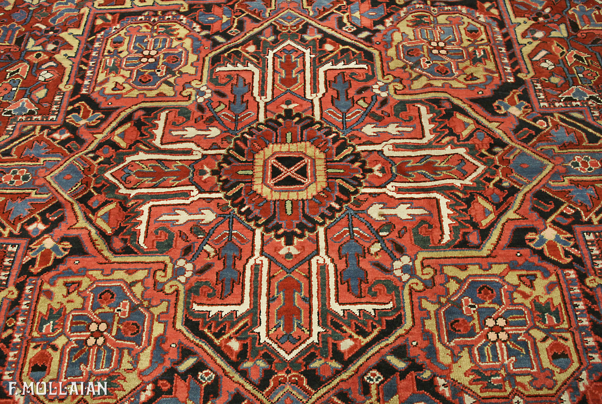 Antique Large Persian Heriz Carpet n°:43362013